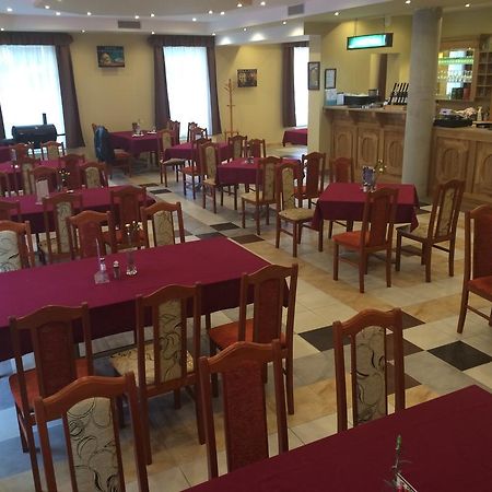 Aranytal Panzio Bed & Breakfast Komarom Ngoại thất bức ảnh