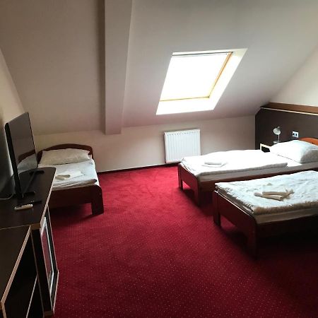Aranytal Panzio Bed & Breakfast Komarom Ngoại thất bức ảnh