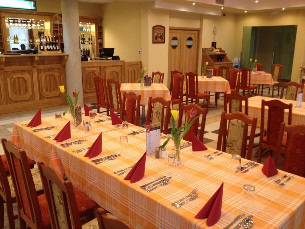 Aranytal Panzio Bed & Breakfast Komarom Ngoại thất bức ảnh